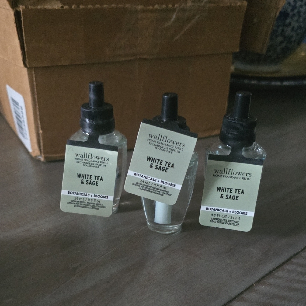 Bath & Body Works White Tea & Sage Wallflowers Refill